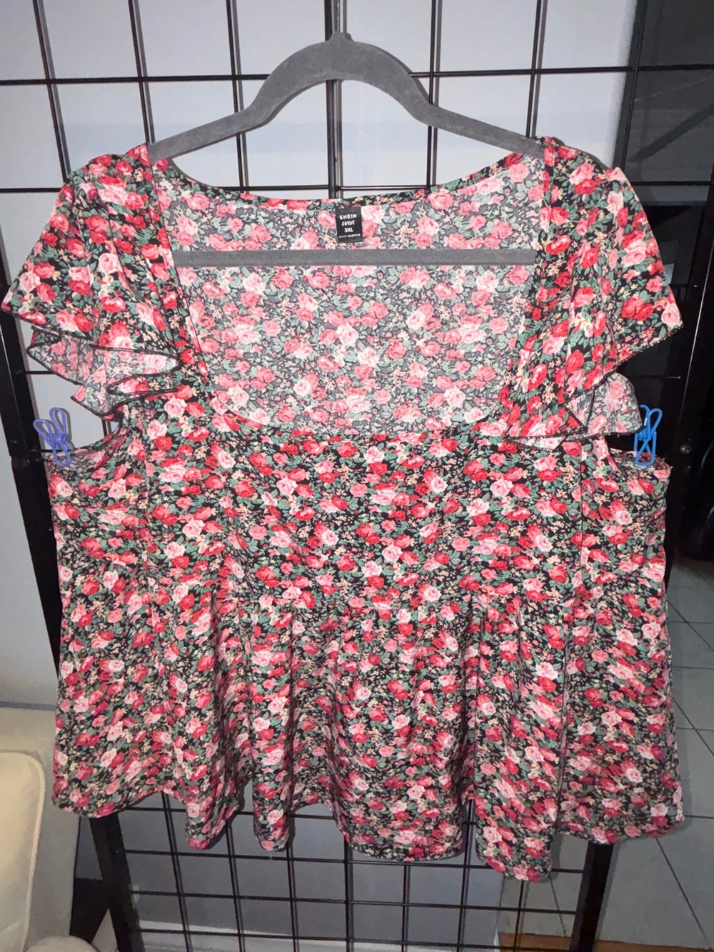 SHEIN Curve Flowered Flutter Sleeve Babydoll Blouse EUC